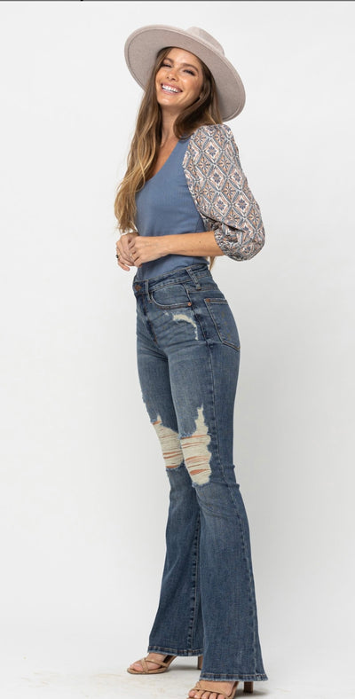 Judy Blue Distressed boot cut jeans (flare)