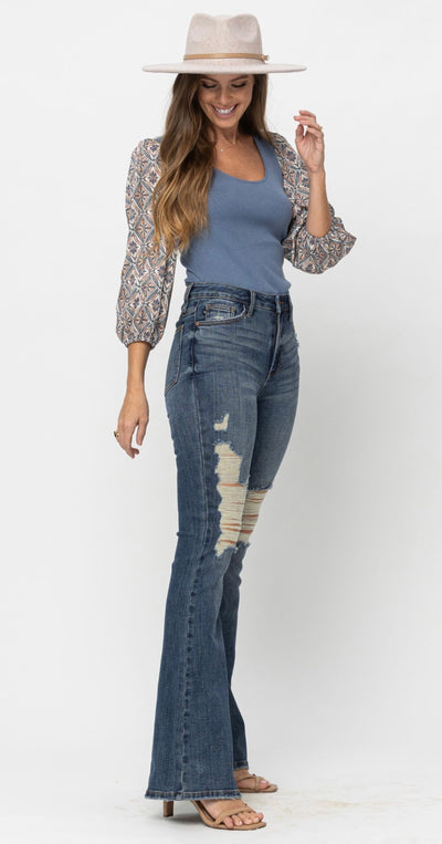 Judy Blue Distressed boot cut jeans (flare)