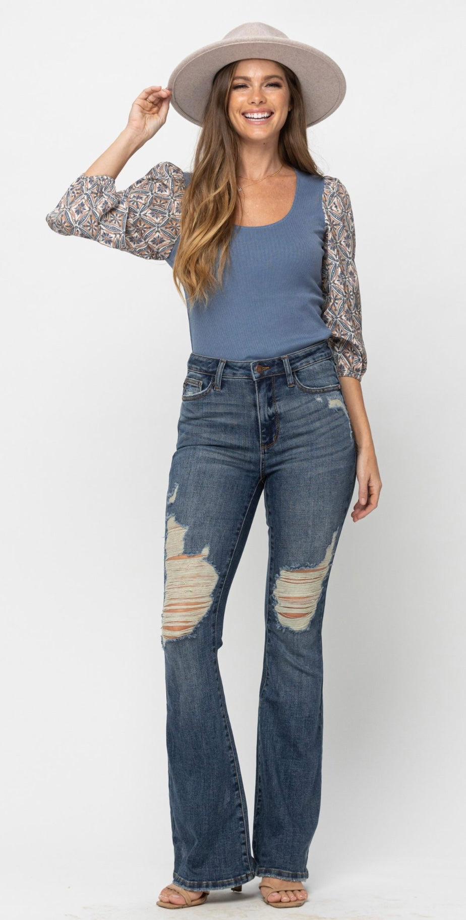 Judy Blue Distressed boot cut jeans (flare)