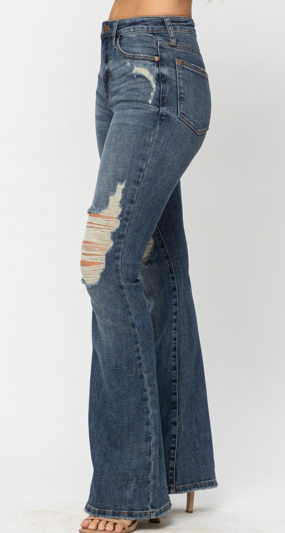 Judy Blue Distressed boot cut jeans (flare)