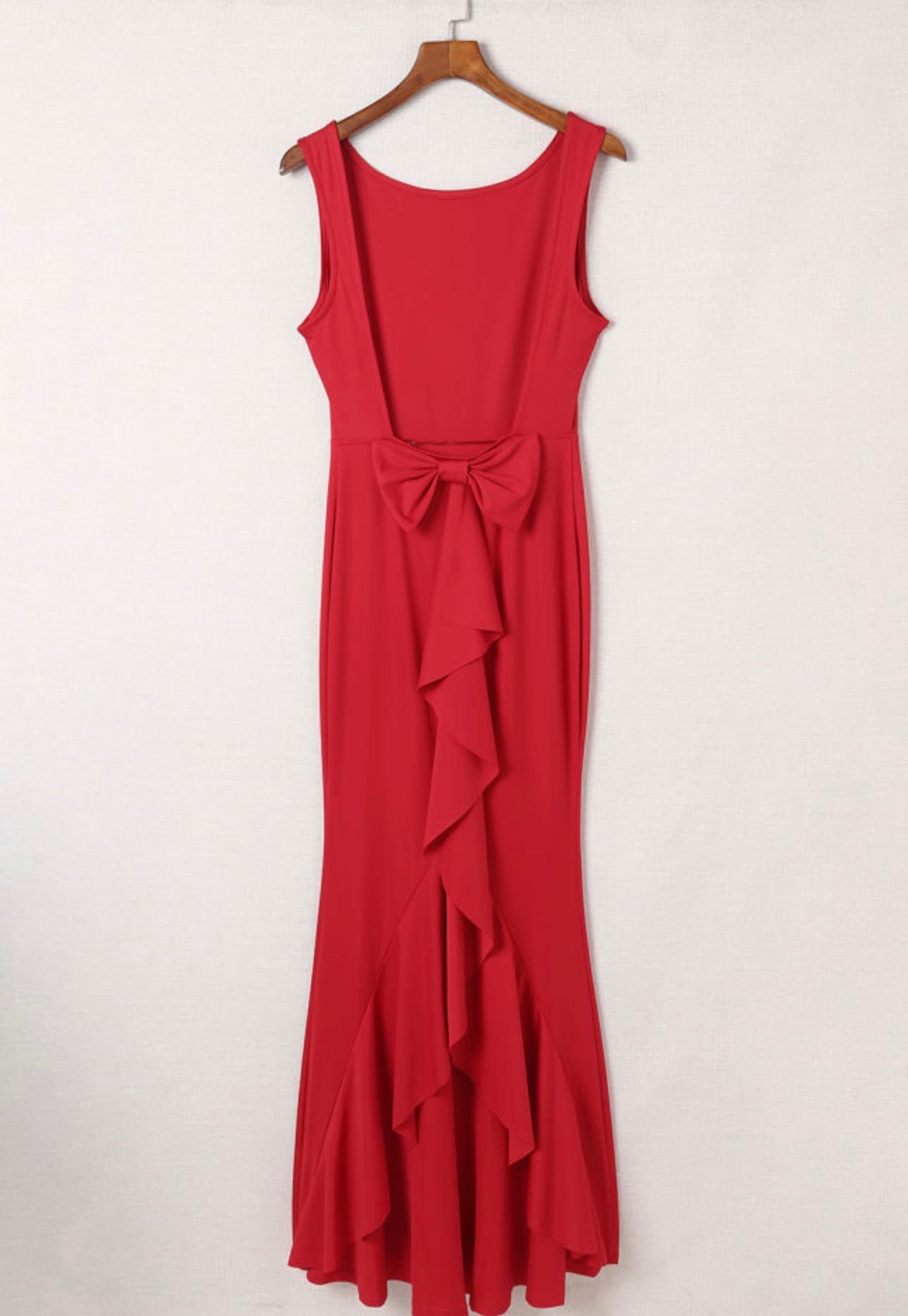 Red bow backless gown